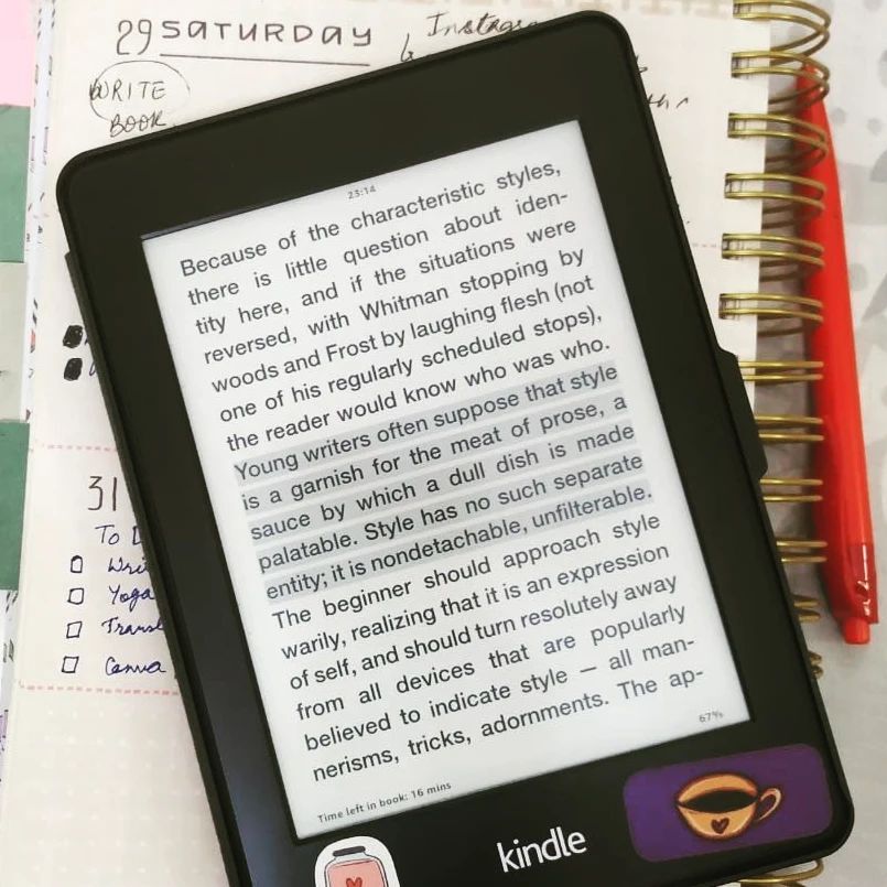 indywrites's tweet image. ✒️Solid #writingadvice that's sound and true through the ages. 
📚 #TheElementsofStyle #writerscommunity #writingstyle 
😄A dive into the deep, intense world of #words #grammar and  #writing 
📚 #quotes #quotesaboutwriting #indywrites #EloquentArticulat… instagr.am/p/CkwHzTtyUx1/