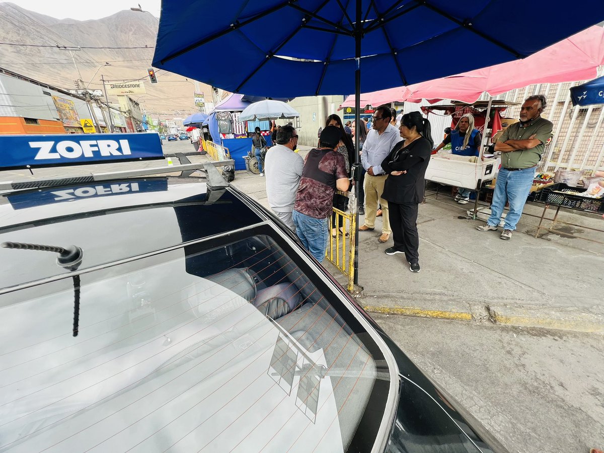 MTTTarapaca's tweet photo. #AgendaMTT Seremitt Roderick Solís, se reúne con @Zofri_SA y sindicatos de trabajadores y usuarios. Con el propósito de trabajar en conjunto para mejorar los servicios de transporte público en @MallZofri 🚕🚌. 

#ChileMejorConectado 🇨🇱 https://t.co/YT06800sYq