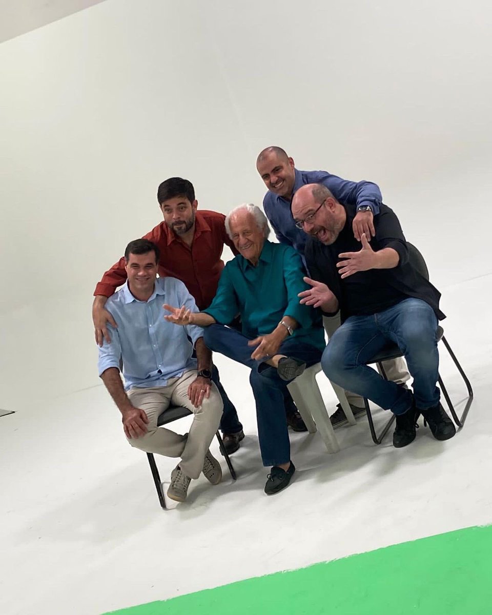 E parece inacreditável amigos, mas é verdade. Nosso querido amigo, Rolando Boldrin também fez sua passagem agora a pouco. Nosso caipira descansou. Sem palavras, só o nosso muito obrigado, Rolando. Por tudo. Nós te amaremos muito e pra sempre. 💛♣️