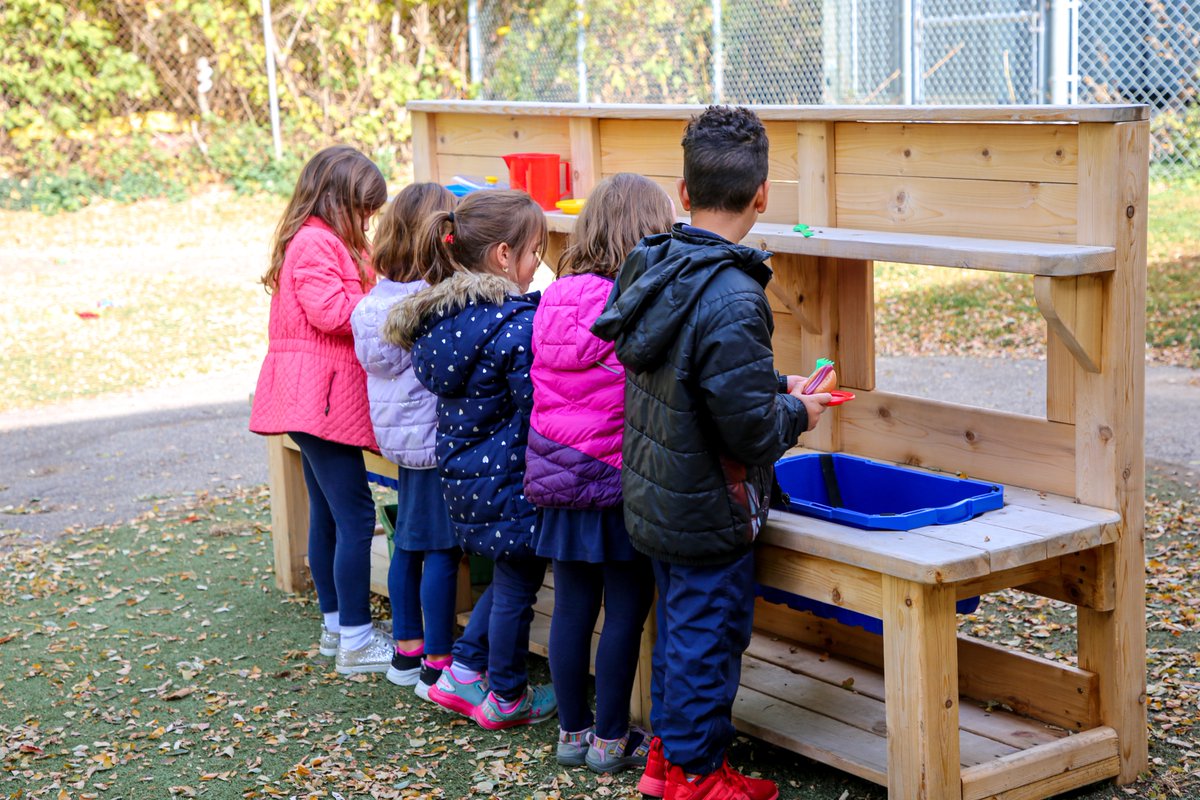HWCDSB's tweet photo. Read how a cross-curricular project between @staaces and @btcsschool is building new play-based learning opportunities for our youngest learners: https://t.co/vcyuSYwXPe https://t.co/RyDtOv7ZDG