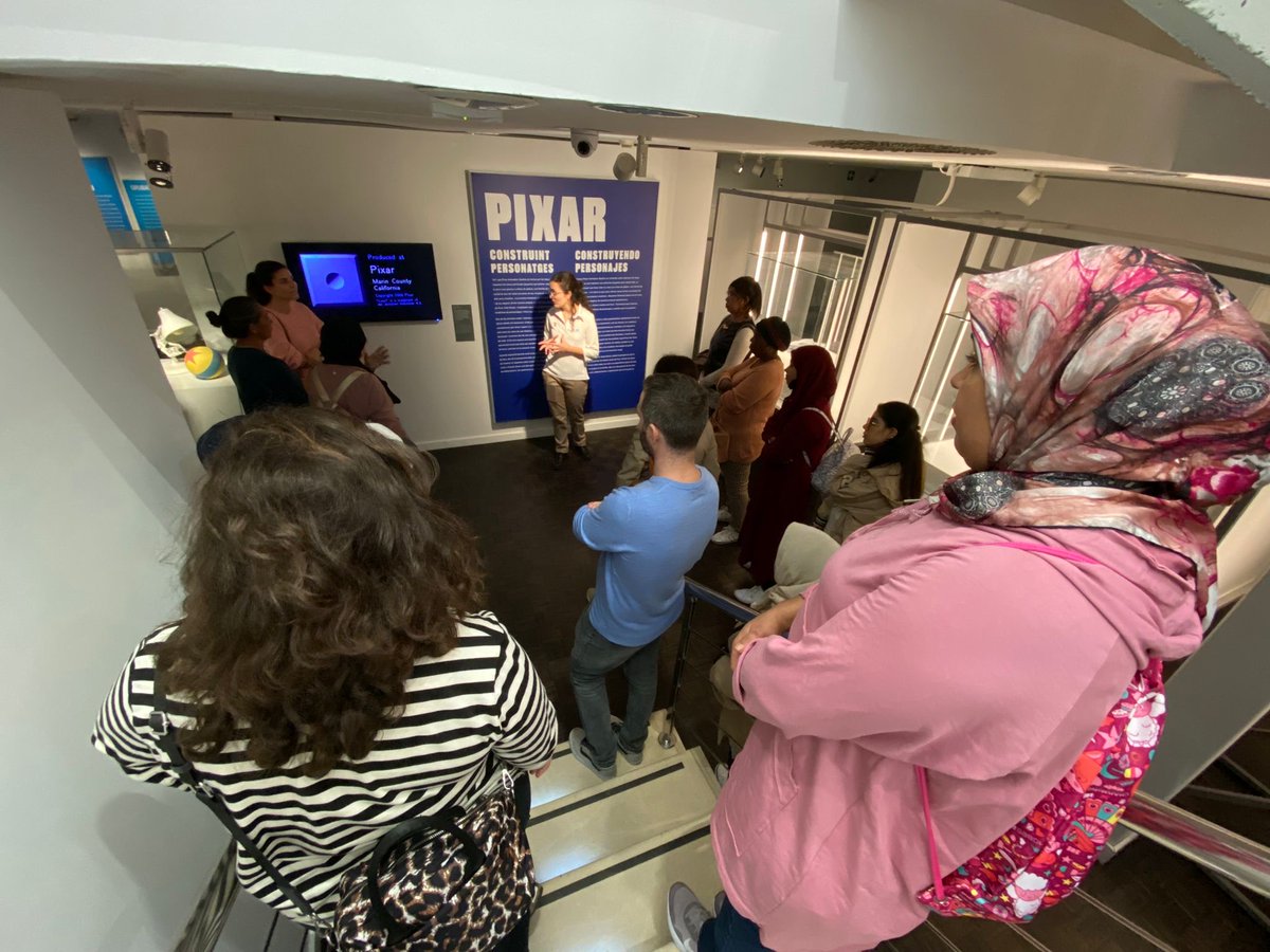 Visitem l’exposició “Pixar, construint personatges”. Avui amb alumnat de CFI, català i castellà. #labordeta #formaciódadults #elsadultsfancoses