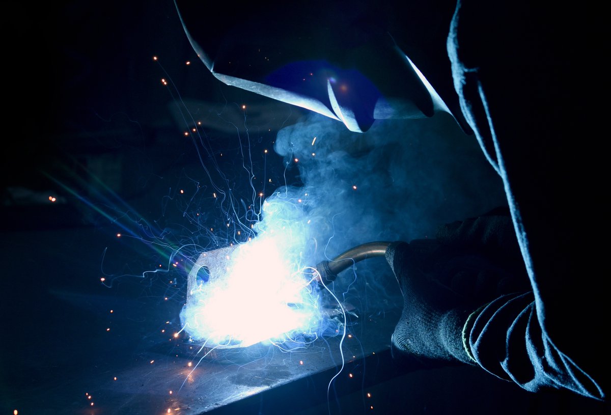 Workers can be exposed to toxic substances such as dusts, fibres, fumes, and gases in the workplace. This #LungCancerAwarenessMonth, learn about lung cancer and other respiratory diseases in Ontario workplaces from our chronic respiratory disease report: bit.ly/3WRB1Av
