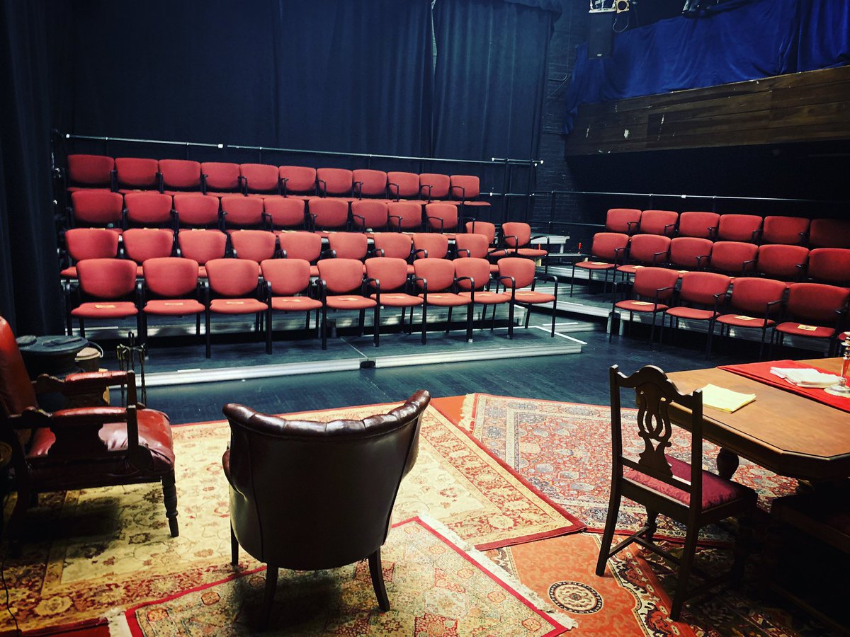 richactor's tweet photo. In early and into the comforting womb of a theatre. Home.
#TheseDeeds
#HenryIrving https://t.co/4kvQnTBlen