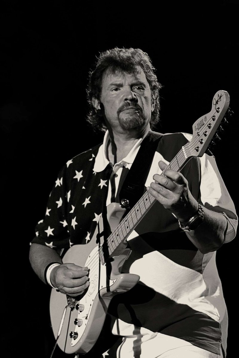 ALABAMA has been one of my favorite bands for as long as I remember. Yesterday, founding member Jeff Cook lost his battle with Parkinson's disease. His fiddle and guitar playing has been