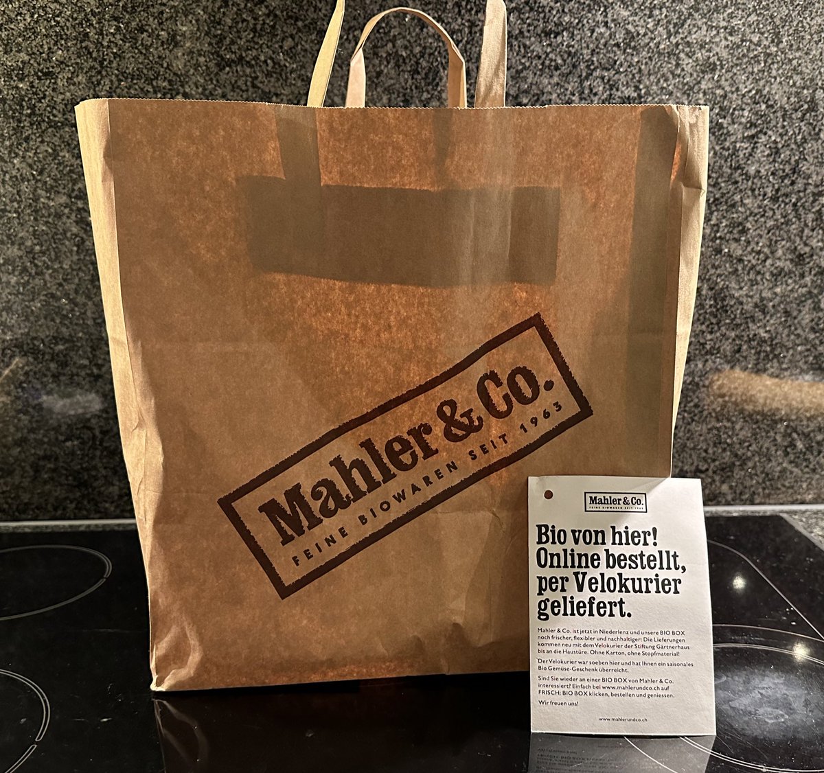 Genial, die lokale Bio Box von Mahler &amp; Co. Die Lieferungen kommt neu mit dem Velokurier der Stiftung Gärtnerhaus bis an die Haustüre. Ohne Karton, ohne Stopfmaterial!

Finde ich super gelöst und Nachhaltig, mehr bek mahlerundco.ch!