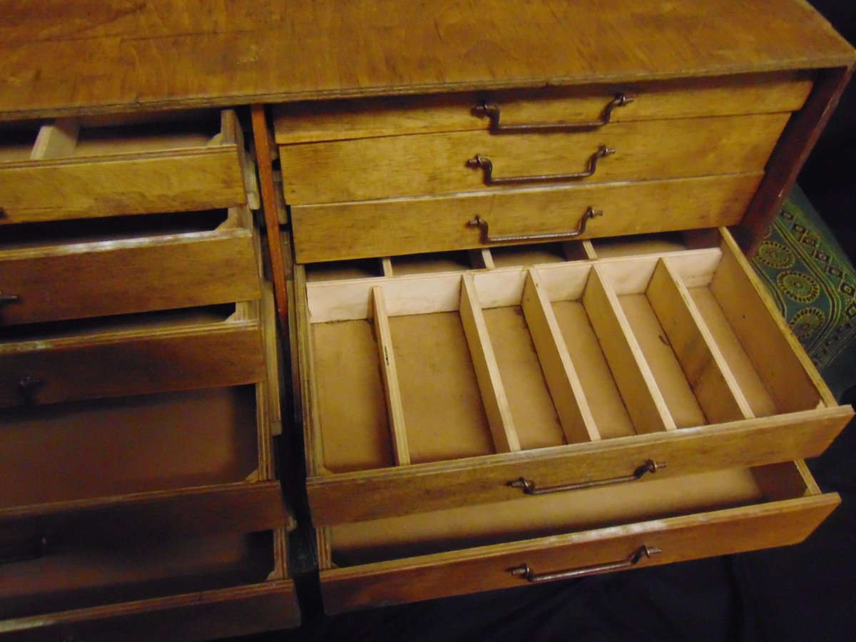 We have lots of new stock...
A mid 20thC collectors chest. Perfect for crafters, needlecraft, dressmaking, small hobbies as well as collectors. It has a bank of 10 drawers.
#collectorschest 
#bankofdrawers 
#bitsandbobsbox 
#antiqueshop 
#vintageshop 
At #Shifnal, #Shropshire .