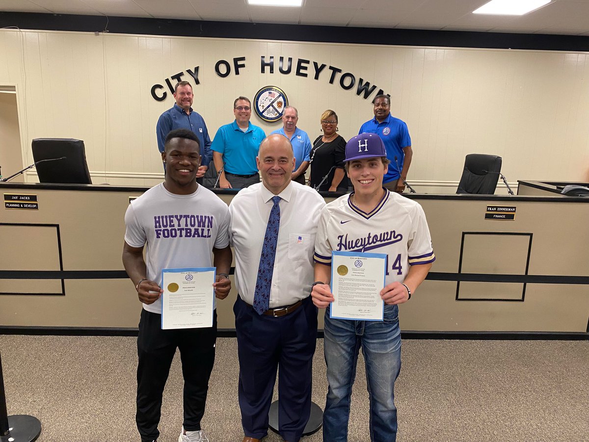 HueytownHigh's tweet photo. Congratulations to Earl Woods and John Michael Pickens on being recognized by the Mayor of the city of Hueytown, AL for their achievements and great success on the football and baseball field. You guys have done an outstanding job and we are so proud of you two!!! https://t.co/FoexoLZGYa