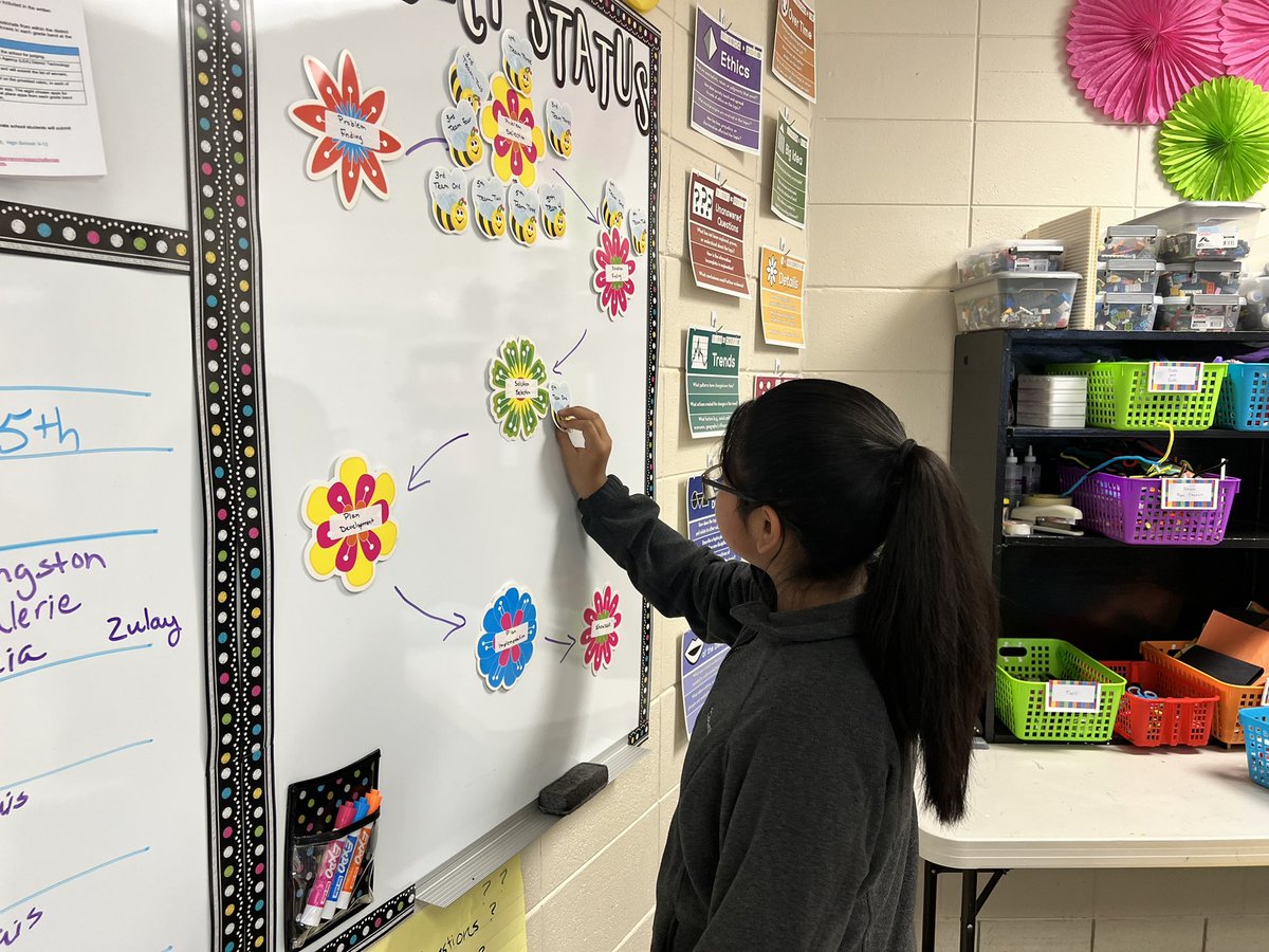 Laura Sicks tweet media