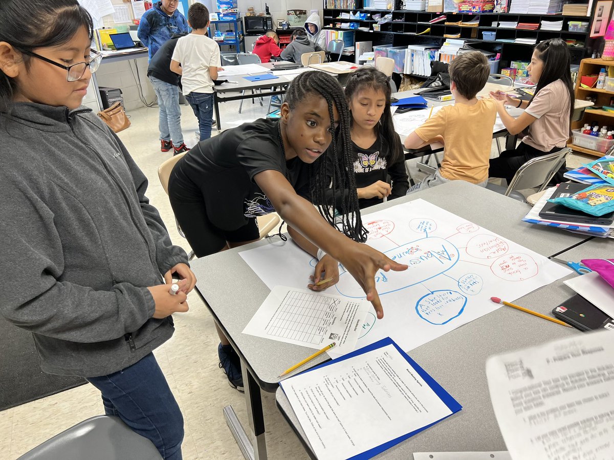 Laura Sicks tweet media