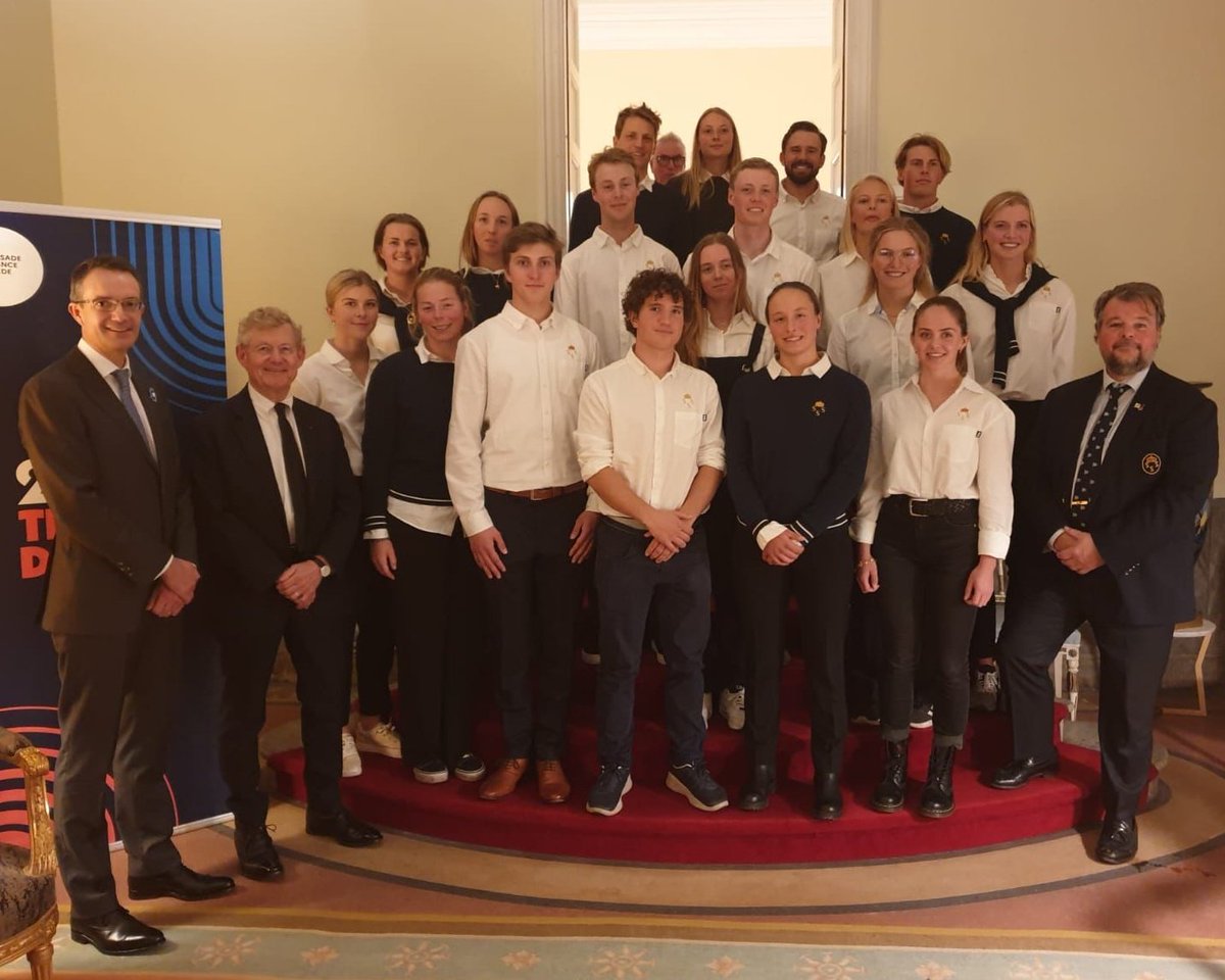 e_de_gonneville's tweet photo. On the road to @Paris2024, the 🇸🇪 Olympic sailing team and supporters met at the 🇨🇵 residence for an evening devoted to sport and friendship, with @KSSS_Official.
Sailing events ⛵️ of the 2024 Olympics will take place in #Marseille. See you there! @ambassfischer @TonyEstanguet https://t.co/BAkbERnWP3