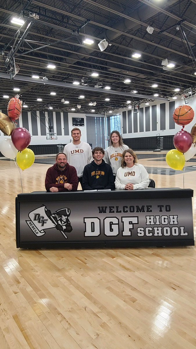 Officially a Bulldog!! <a href="/UMDBulldogMBB/">UMD Men's Basketball</a> <a href="/grassrootshoops/">train</a>