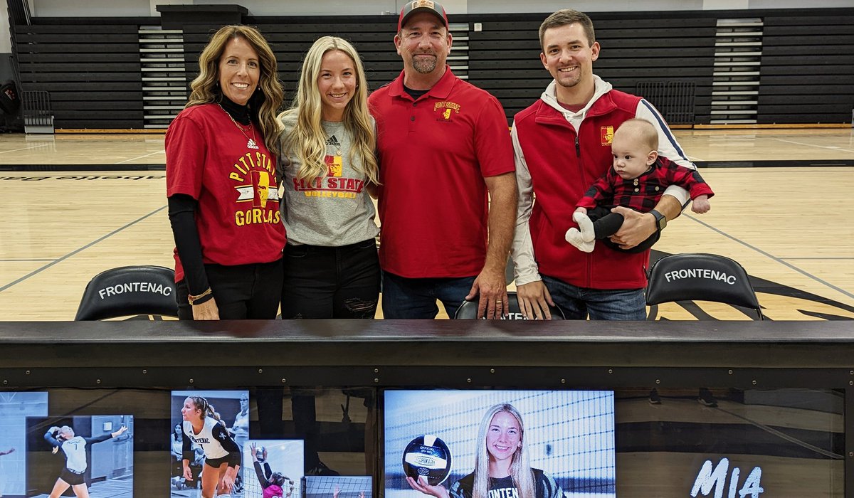 j_lenard's tweet photo. Pair of Frontenac seniors signing today.

🏐Mia Brown (Pitt State)
⚾Logan Myers (Emporia State) https://t.co/R7dAnhDrsp