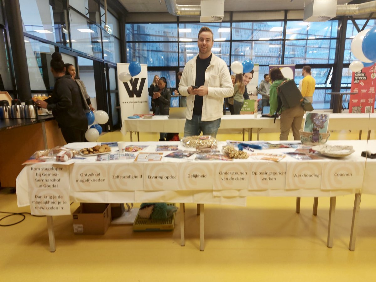 Leren van en met elkaar, is ons motto. Stagiaires houden ons scherp en het is fijn om mensen te zien groeien en enthousiast te maken voor ons vak. Daarom staan wij graag op de stagemarkt van het <a href="/AlbedaZorg/">Albeda Zorgcollege</a> college. <a href="/GemivaSVGGroep/">gemivasvggroep</a> Bernhardhof.
