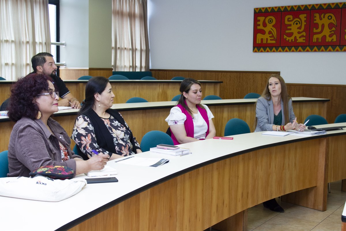 uasbecuador's tweet photo. 📸 Tenemos el honor de ser la sede de la reunión de los miembros de la Red de Radios Universitarias del Ecuador @RRUE_Ecuador. Les auguramos éxitos en los proyectos que emprenderán en los próximos meses.

#SomosAndina #RIU #RRUE https://t.co/BYGhiiyphk