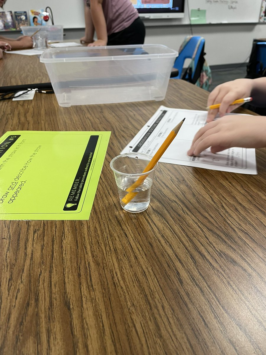 Light Energy through REFRACTION in our lab <a href="/CaldwellProud/">Caldwell ISD</a> #CaldwellProud