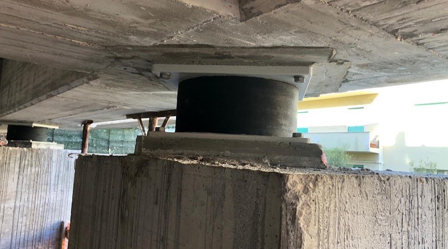 Il buono del #sismabonus110 lo abbiamo visto stamattina. Un #edificio isolato alla base ad #Ancona ha risposto ottimamente al #sisma di #magnitudo 5.7 segnalato con #epicentro nelle #Marche.
#freyssinet #fpcitalia