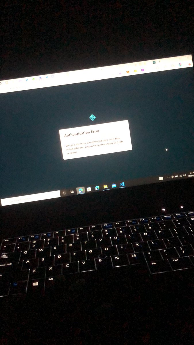 CodeyBros's tweet image. Who can help. 
Im not able to log in my netlify
