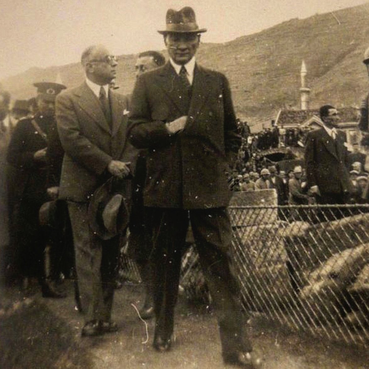 Gazi Mustafa Kemal Atatürk'ü özlem ve minnetle anıyoruz.
#10Kasim