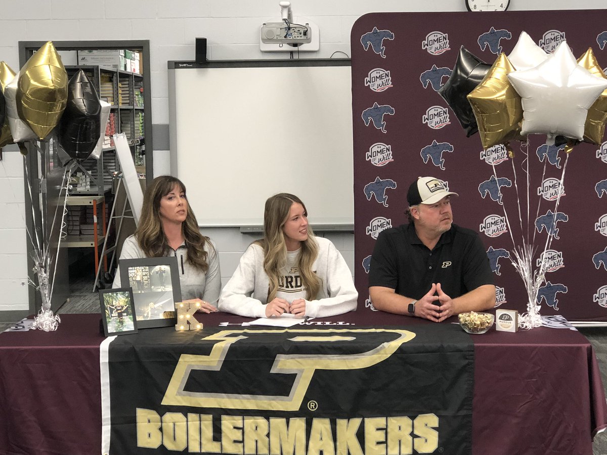 AdamDuvall's tweet photo. Two @IVCSports athletes ink NLI today-

Pitcher @PetranKatie of @IvcSoftball heading to @ButlerSoftball.

@ladygreyghostvb OH @KennaWollard going to @PurdueVB. 

#pjspreps https://t.co/06swHyCyA8