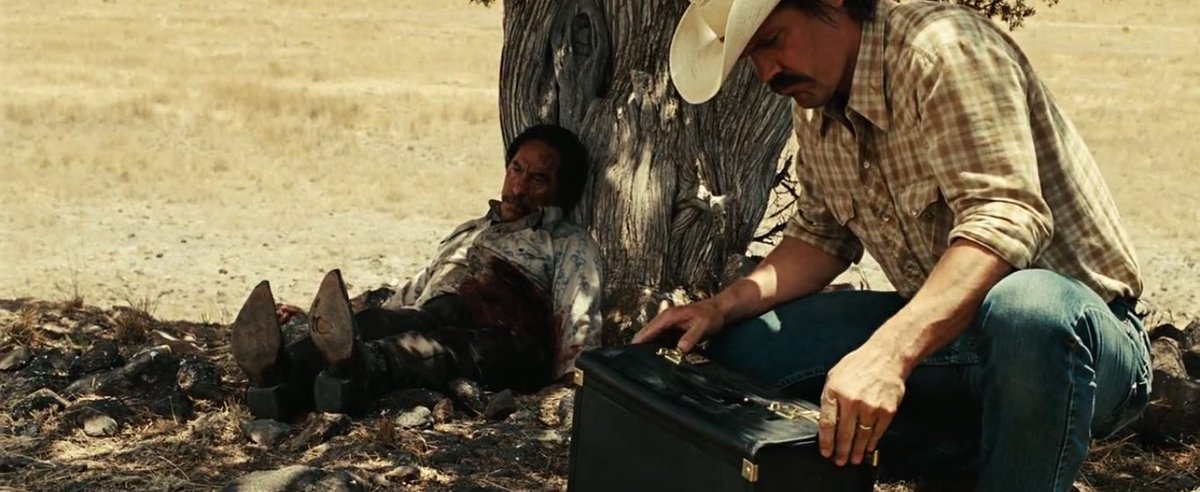 DiscussingFilm's tweet photo. 15 years ago today, ‘NO COUNTRY FOR OLD MEN’ released in theaters. https://t.co/OrjdF1uAfM