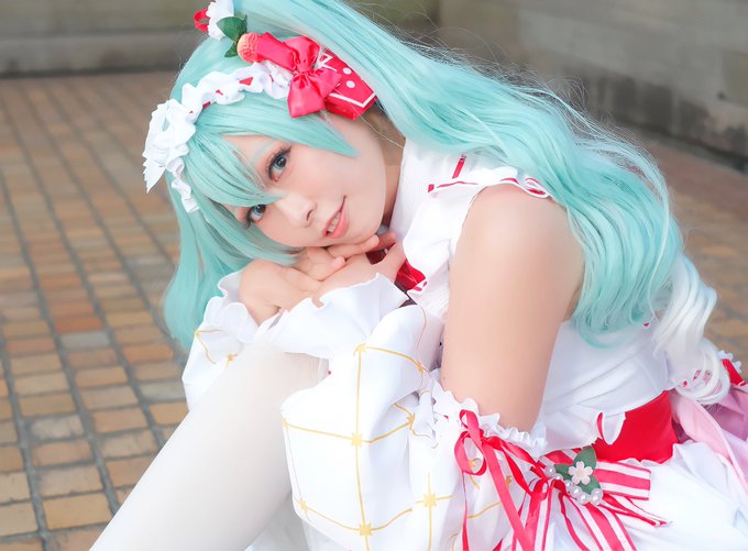 初音ミク15TH のコスプレ作品 (88 件) - Twoucan