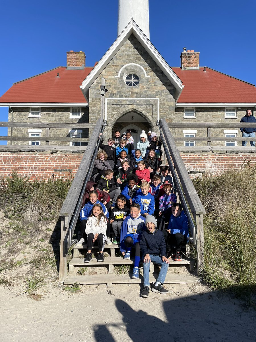 KParson304's tweet photo. ⭐️⭐️A perfect day for a perfect field trip with a perfect class! The Fire Island Lighthouse never disappoints!⭐️⭐️ #fireislandlighthouse #WIProud @OquenockWI https://t.co/mptDAmZhFx