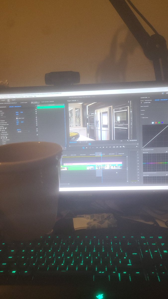 rossisreality's tweet photo. Can't beat an auld day of editing with a wee cuppa. The past 2 days have felt like a week and I'm loving it. 

Steady grinding. https://t.co/vwRHq2Bu3o