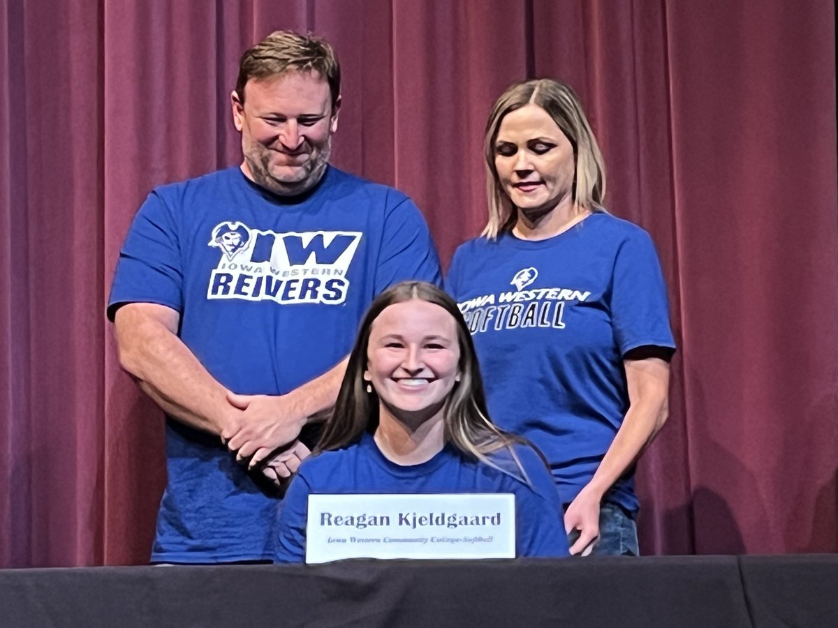 LSEAthletics's tweet photo. Congratulations to Reagan Kjeldgaard.  Reagan signed to play Softball with Iowa Western Community College.  All Knights wish you the best Reagan!!
@lsehs
⁦@lseknightssbv⁩
@LSEAthletics https://t.co/pWean8pFQN
