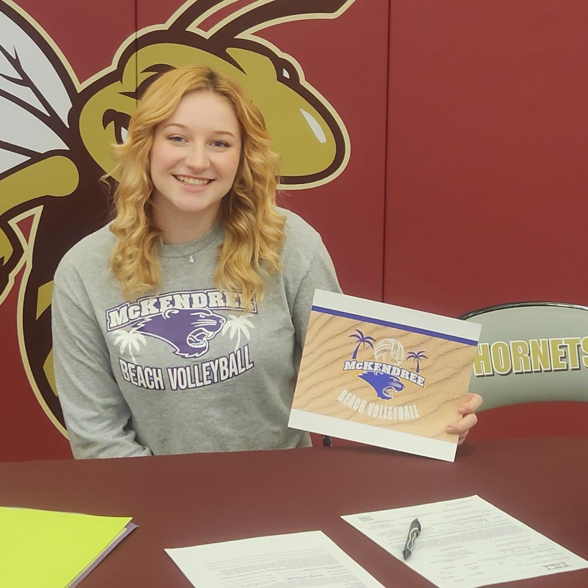 alicoe74's tweet photo. @A2_Volleyball Sam Coe signed DII Beach Volleyball NLI today for McKendree University! Thanks A2 coaches for all the years of training and encouragement! #A2Nation https://t.co/Zt1rbWDVmf