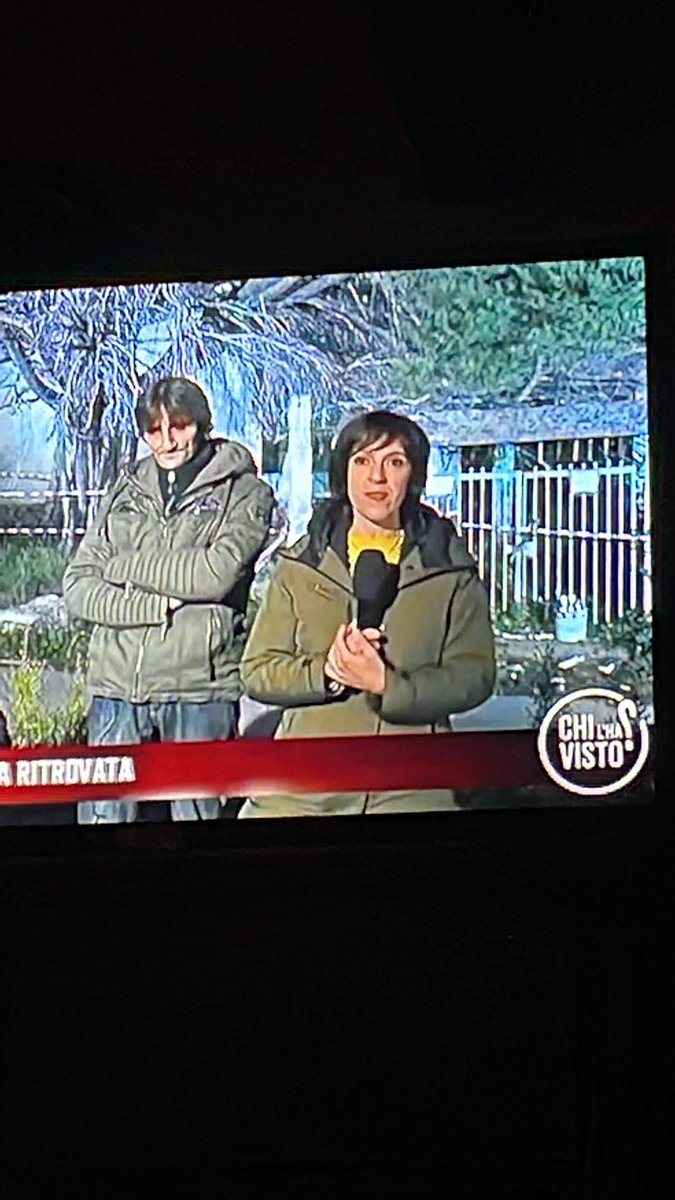 Lecciiii's tweet photo. Dove finisce Chiara Cazzaniga e dove inzia il padre di Marzia?  #chilhavisto https://t.co/B2jeBJZ1HH