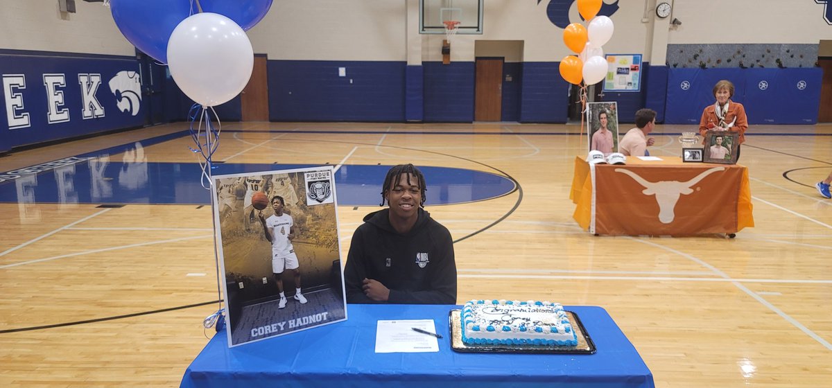 chadnot32's tweet photo. #Mastodon #PFW🏀 It's official 🔥🔥 #NLI.....✍️🏿#workbegins #HadnotStrong🩸🩸 https://t.co/zSfXaeLopP