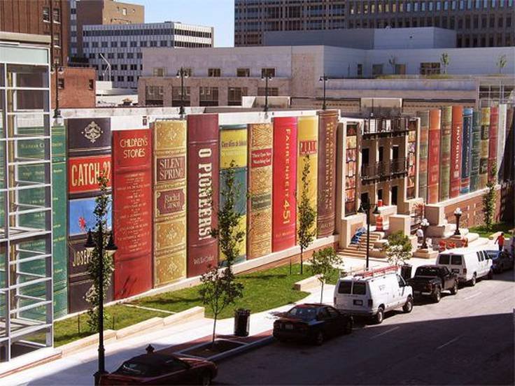 CIVoficial's tweet photo. Biblioteca pública, Kansas, (EE.UU.) Uno de los edificios más importantes y de mayor atractivo de la ciudad. Inaugurado en 1873.En 2004 se diseñó la fachada por la que ahora es conocido. Es visita obligatoria y sólo el año pasado registró más de dos millones y medio de usuarios. https://t.co/VnfqJaGxE2