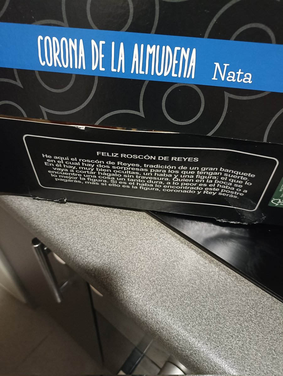 IsraMaes's tweet photo. @CarrefourES por lo menos quitar la pegatina del roscón de Reyes!!!!Vaya timo esto si que es un 2x1!!! https://t.co/zeIrKqDZrV