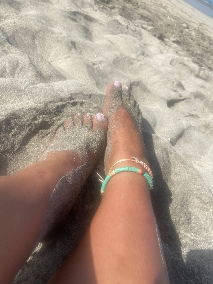 SaleshaSummers's tweet photo. Just joined #feetfinder I also have an #of for #feet .. what’s the verdict. I haven’t made any money. Tips and tricks for your gal please. No scammers! 
#feetfethish #feetworship #feetpicsforsales https://t.co/ZONwhP0OTP
