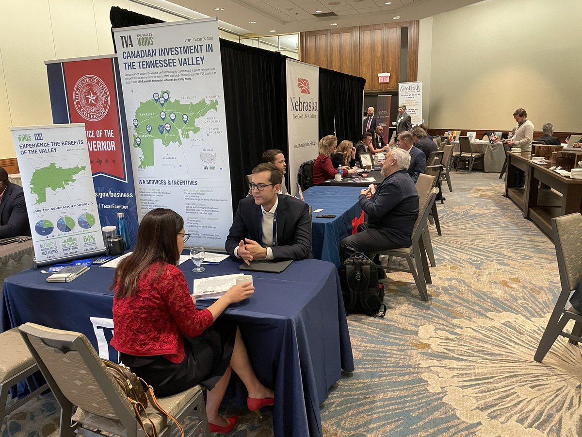 Time for Matchmaking and Networking! Canadian entrepreneurs are meeting Economic Development Offices from over 20 states!
 #SelectUSA #AmCham #canada #networking #entrepreneurs