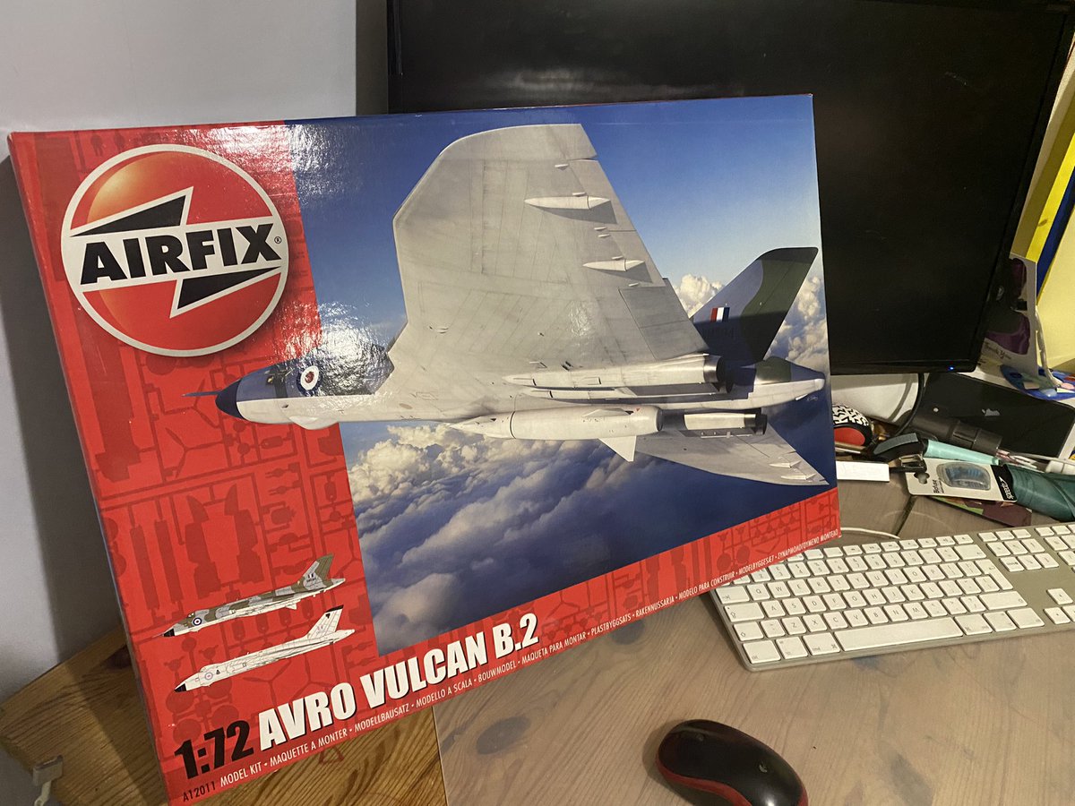 wragbags's tweet image. #whoneedslego when you get this for your birthday @Airfix #winterproject #notscience