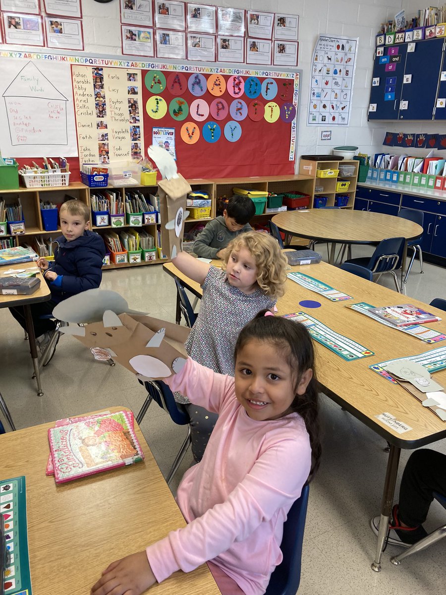 We loved making squirrel puppets!#fhhillhighlights