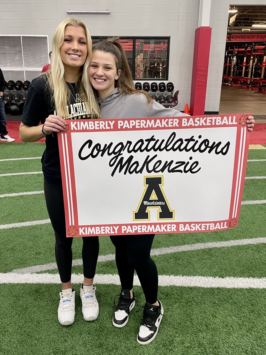 PetersonCari's tweet photo. Congrats @DroutMakenzie and @kyladunaway!!  So happy for you guys! https://t.co/l3iNxl4UyF