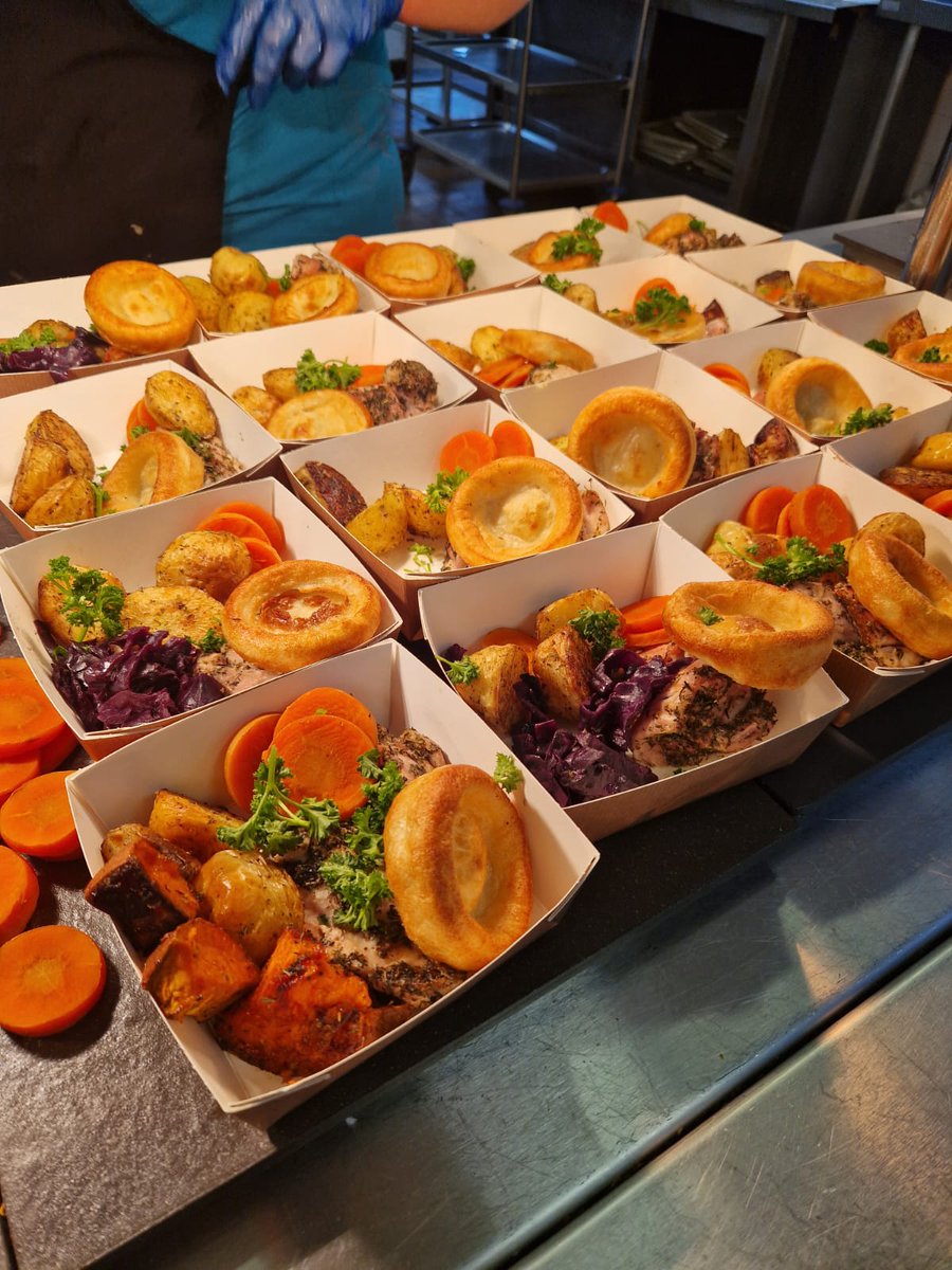 Best of British as always with Roast Wednesday at our  schools in Essex today! Delivered be our fantastic
@Academy_Food_UK team members #NSMW22 @NSMW