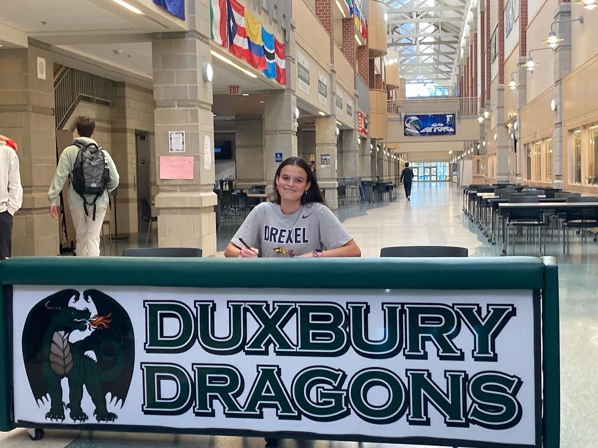 Duxbury High National Letters of Intent, batch 2 of 2:

- Ellie Wall, Drexel lacrosse

- Parker Villarin, Air Force lacrosse

- Wyatt Glass, Merrimack lacrosse

- Alek Babson, Holy Cross rowing https://t.co/nnMUiOzSpA