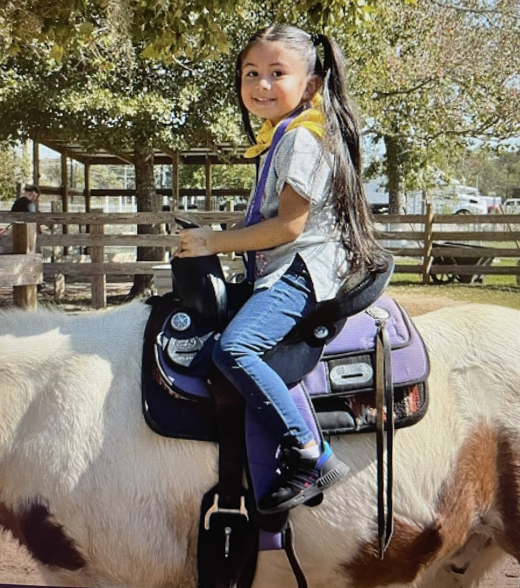 TaylorLakin1's tweet image. We had such a B~L~A~S~T at Old McDonalds Farm today!! Thank you @trisqit for coming along. 💕😊 #kindermagic #fieldtripsrock @KaiserKISD @KleinISD