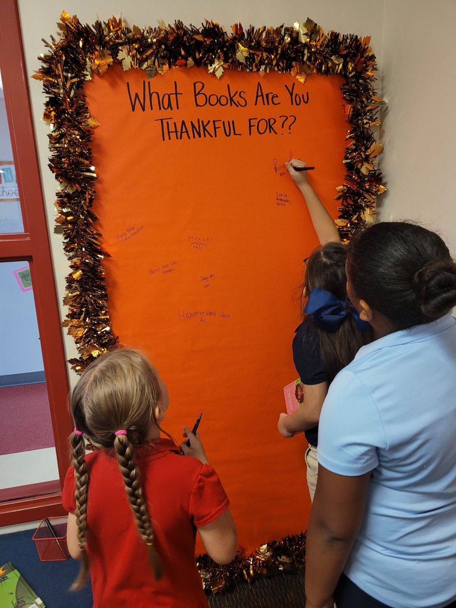 MrsPlascensia's tweet photo. Can't wait to see all the books our students and staff are thankful for!! #thankfulforbooks @LivelyEagles @IrvingLibraries https://t.co/Ee6zXHlhJv