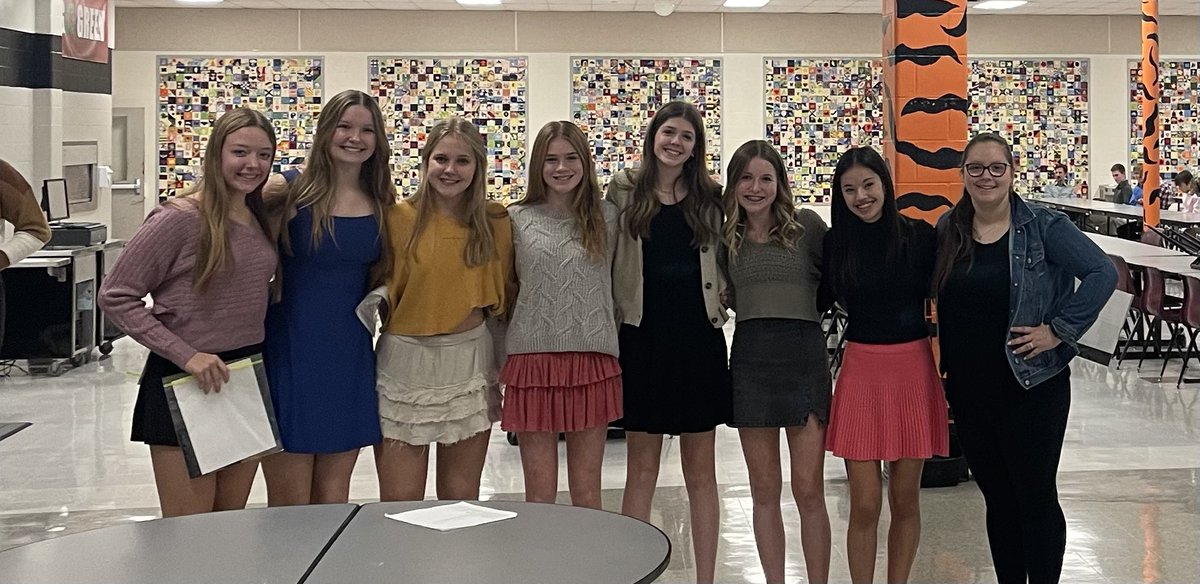 Great fall awards ceremony with a great group of girls and their families! 🖤🧡🏐 #LVBfamily