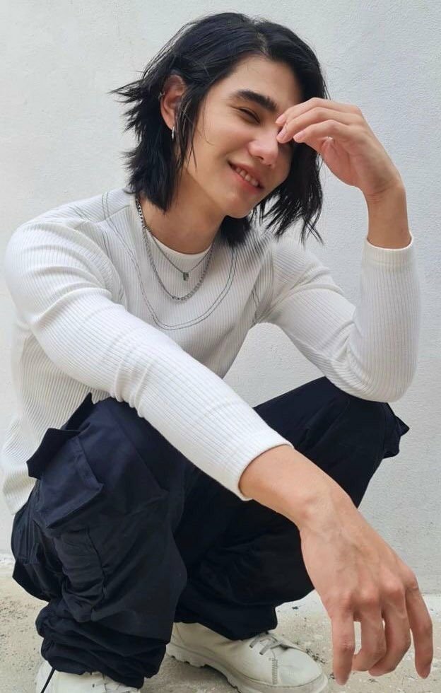 dewttunes's tweet photo. @.𝘥𝘦𝘸𝘵𝘵𝘶𝘯𝘦𝘴 #ESTIG 𝘂𝗽𝗱𝗮𝘁𝗲

Hoje segui os conselhos da nong (Daisy) de apostar mais no branco e ainda tendo a honra de ser fotografado por # ela. Com essa companhia mais que especial até a golden hour ❤️ e ainda brincando de sommelier no Kohi. Tarde melhor não há https://t.co/mc4W1MX158