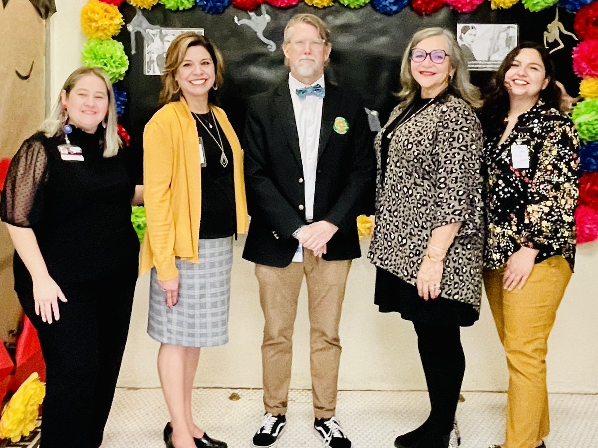 UTSA Dual Language Community Lab Schools tweet media