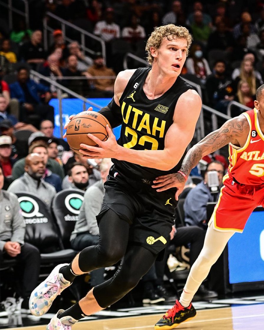 overtime's tweet photo. First team to 10 wins: Utah Jazz https://t.co/JDDHf4hOIB