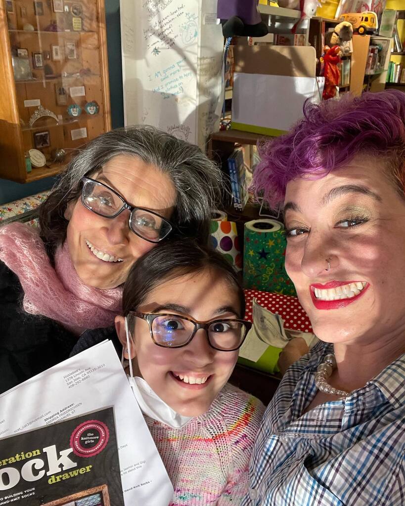 knitmoregirls's tweet photo. We went and signed more books at @hicklebees today!
🧦 📚
(Naturally, the sun came out with a vengeance the moment we went to take a picture.)
🧦📚
#Hicklebees #SupportLocalBookstores
#KnittersofInstagram #Knit #BIPOCKnitters #SockKnitters #KnitmoregirlsPodcast #BIPOCMaker https://t.co/rRwGZygcOk