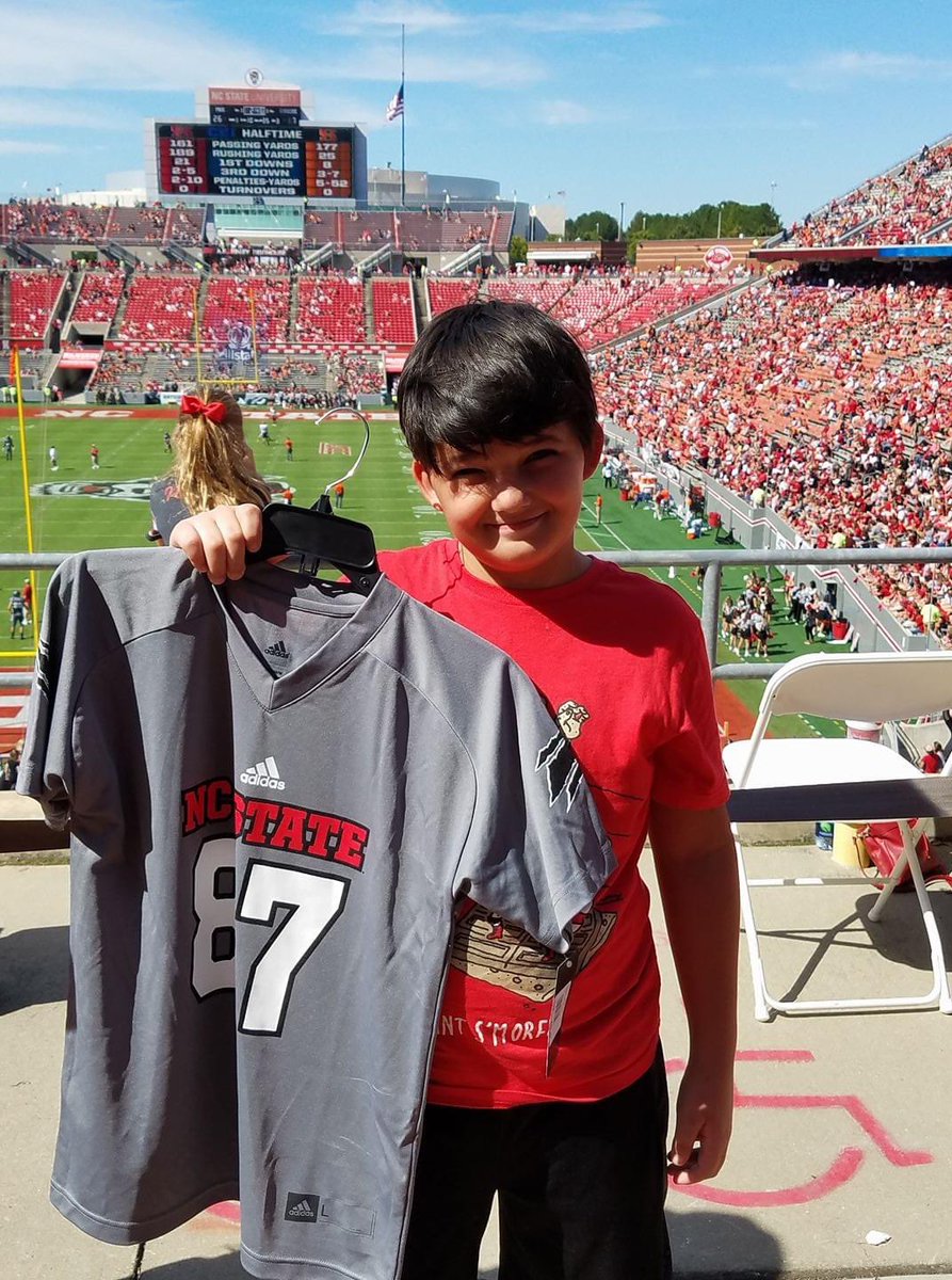 MuddyBeatz's tweet photo. @PackAthletics This is my favorite, the day I introduced my son to Wolfpack Football! https://t.co/Xy3oQu7Zio