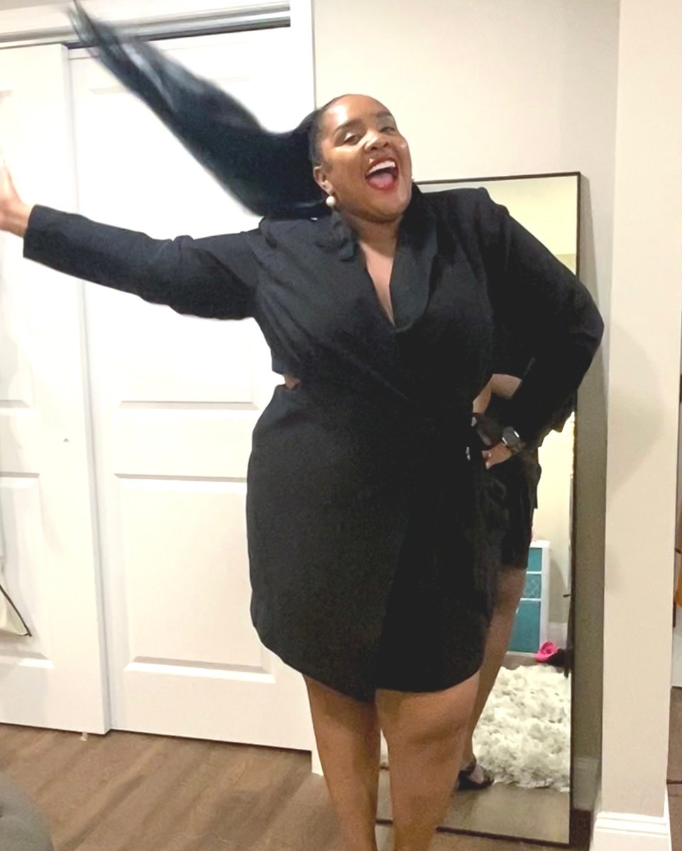 urchicisshowing's tweet photo. Me knowing that:

🎉 I’ve already exceeded my 2021 revenue and that profitability and cash flow are both up this year in my business. 

🎉 I have two Black Friday offers that are LIT🔥🔥🔥 One is a DELUXE version of my most popular digital product and the other is an https://t.co/yJWSTIbYkx