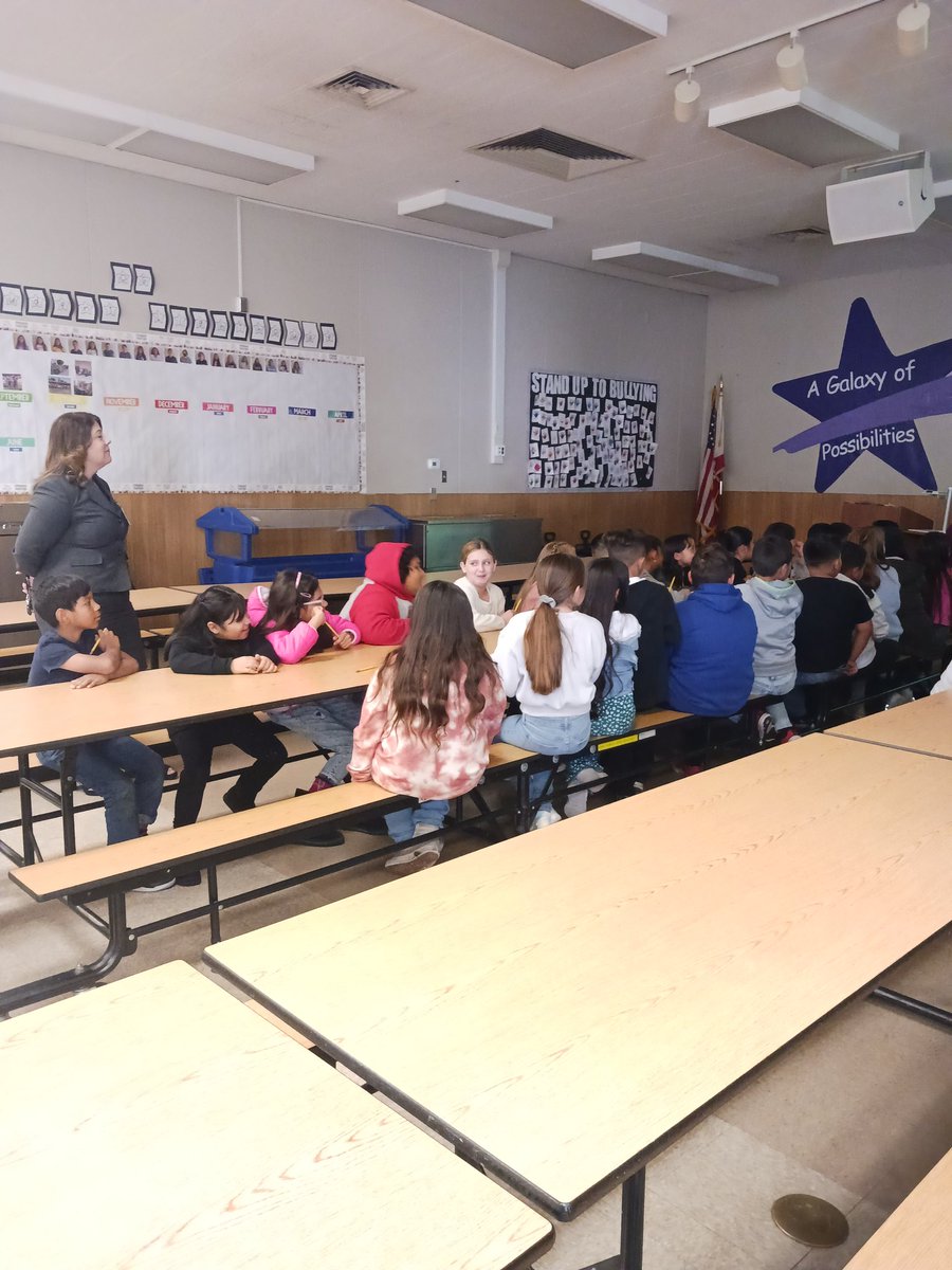 Miguel Gonzalez art director coming to help support our readers at Oak Grove! #Nickelodeon #formeroakgrovestudent #BSD